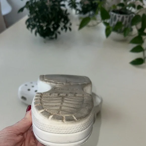 CROCS White Sandals Lightweight Water-Resistant - Picture 6 of 8